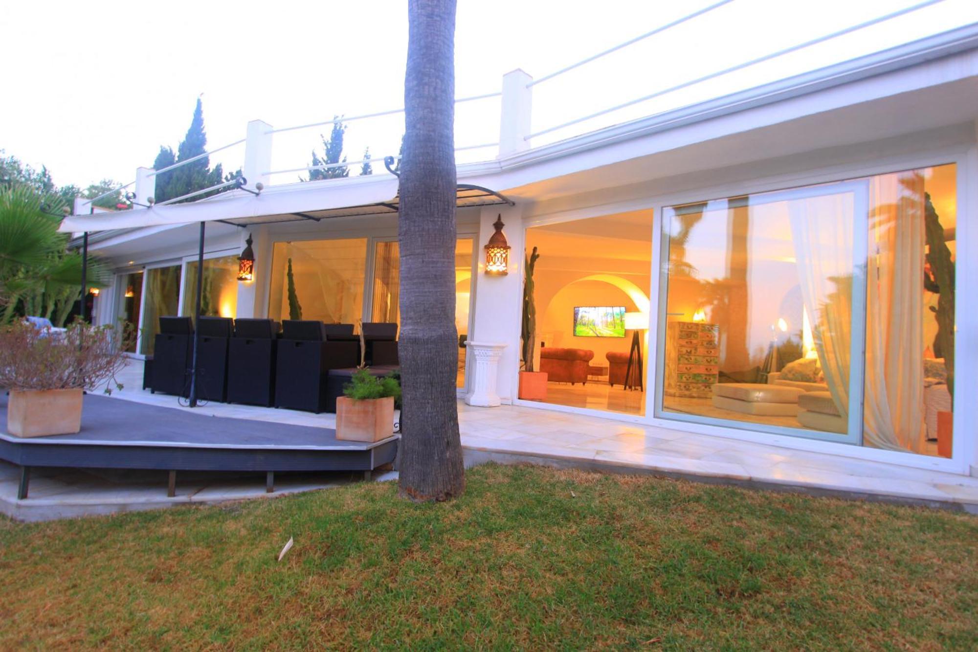 Villa 2042 Elegant With Garden Heated Pool Marbella