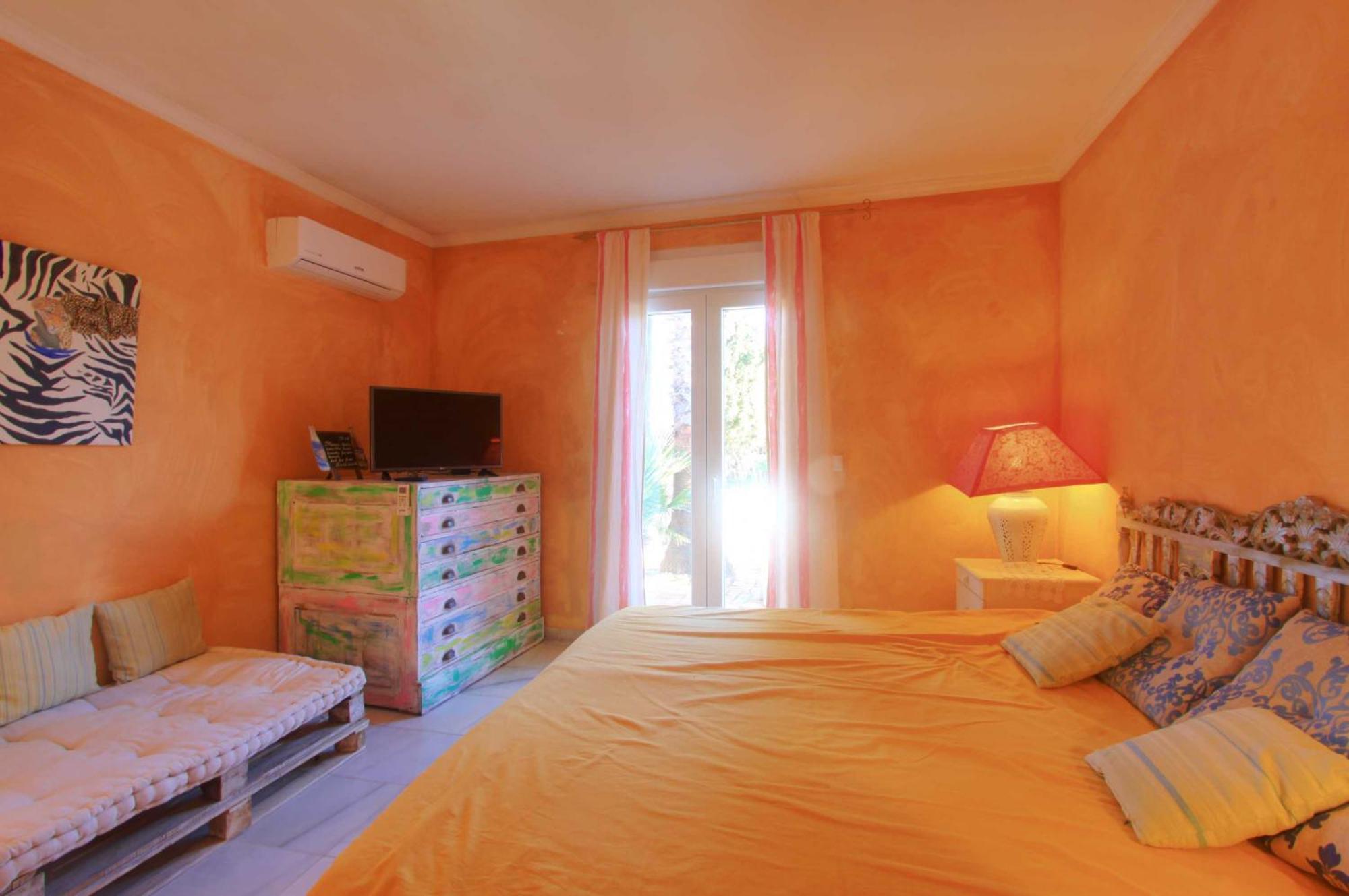 2042 Elegant With Garden Heated Pool Villa