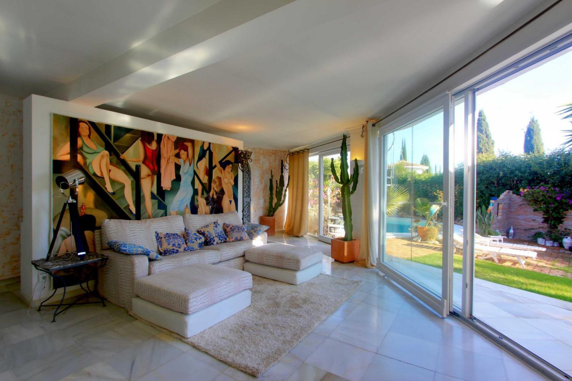 Villa 2042 Elegant With Garden Heated Pool