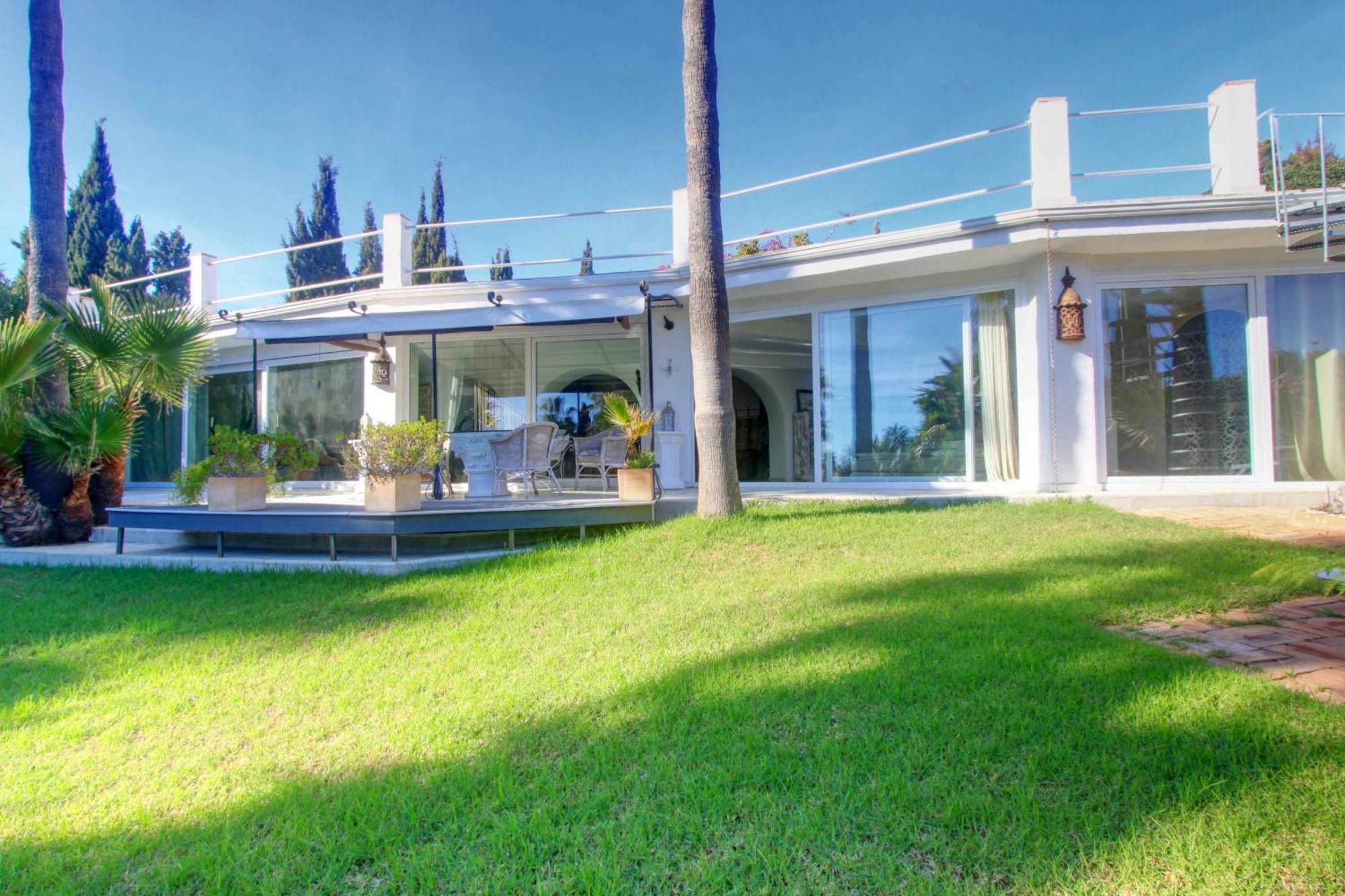 2042 Elegant With Garden Heated Pool